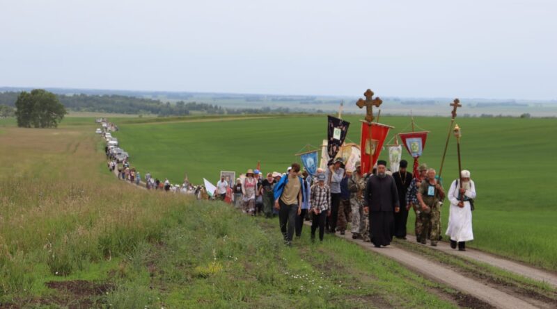 Крестный ход приходит в Усть-Пристань 30 июня